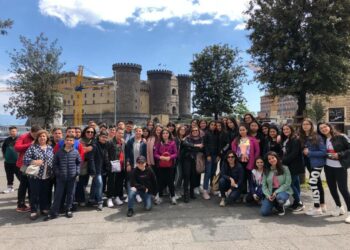 Gli studenti della “Casopero” di Cirò Marina in Gita scolastica: Visita al tigem di Pozzuoli e Tour “culturale” a Napoli