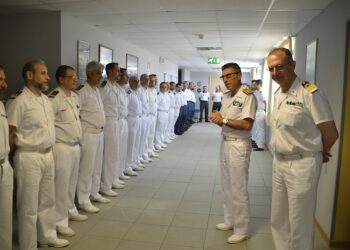 Il Direttore Marittimo della Calabria e della Basilicata Tirrenica in visita alla Capitaneria di porto di Crotone