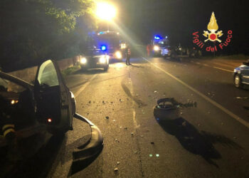 Incidente stradale sulla SS106: sei feriti, a bordo anche due bambini