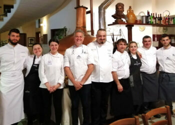La Consiglieria, la guida gastronomica che racconta gli chef stellati e l’Italia fa tappa alla “Trattoria Max” di Cirò Marina