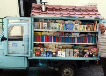 LaAV – Libri a bordo: arriva il “Bibliomotocarro” una bellissima iniziativa del Circolo LaAV di Cirò Marina