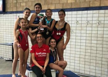 Le 5 atlete crotonesi della Lacinia Nuoto conquistano 5 Ori al 1° Campionato Regionale di Nuoto sincronizzato a Reggio Calabria