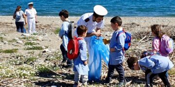 #PlasticFreeGc: Migliaia di studenti da Maratea a Corigliano per liberarci dalla plastica