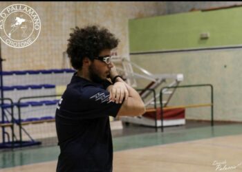 Pallamano: Fidelis Andria vs Pallamano Crotone 33-11 (risultato pt: 18 – 7)