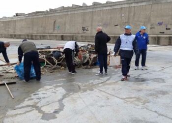 Sabato 4 maggio, i soci della Lega Navale in azione per ripulire l’Area Portuale dai rifiuti e dalla plastica