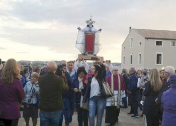 A Capocolonna la rievocazione storica del ritrovamento della sacra Tela della Madonna