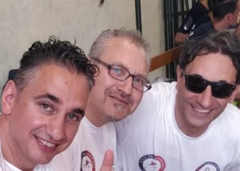 Pallamano Crotone: Giancarlo Giaquinta insieme alla dirigenza Sono riusciti a rilanciare una disciplina che è stata ad un passo dallo scomparire