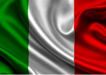 Le celebrazioni della Festa della Repubblica in piazza Umberto I a Crotone