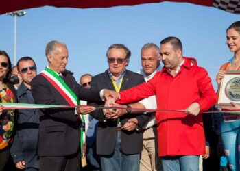 Motorshow 2Mari, al taglio del nastro l’impegno del sindaco: «Questa pista non dovrà rimanere»