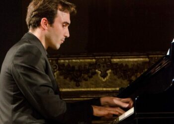 Rodolfo Saraco, musicista crotonese si esibisce all’auditorium “Giorgio Gaber” del Pirelli di Milano