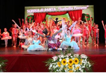 Crotone: “Il Giro del mondo in 80 minuti” lunedi 10 giugno al Teatro Apollo