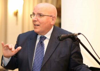 Prossime elezioni regionali in Calabria: perché i crotonesi dovrebbero votare ancora l’attuale presidente Mario Oliverio?