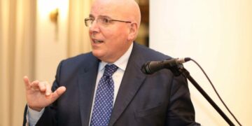 Prossime elezioni regionali in Calabria: perché i crotonesi dovrebbero votare ancora l’attuale presidente Mario Oliverio?