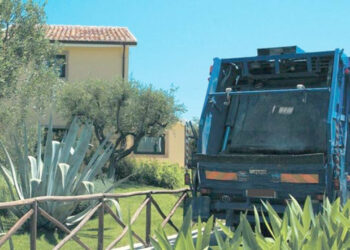 90 tonnellate di rifiuti prodotte giornalmente a Crotone nella stagione estiva