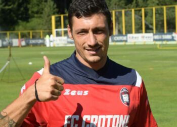 Colpo Crotone, Mustacchio è rossoblù