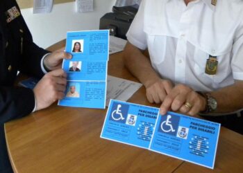 Crotone: la Polizia Locale invita ai parenti di persone decedute a restituire 96 contrassegni di parcheggio per disabili