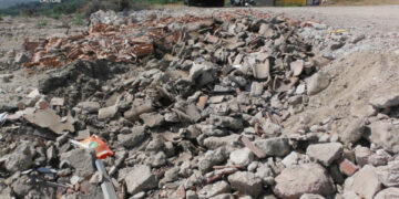 Sequestrata lavanderia industriale abusiva a Cotronei: sversava le acque di lavaggio in un uliveto, denunciata la titolare