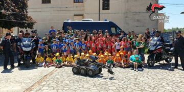 Giornata della legalità: i Carabinieri di Cosenza incontrano i bambini del gruppo estivo di Donnici