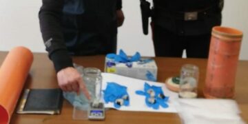 Usava il divano di casa per nascondere la droga: arrestato dai Carabinieri