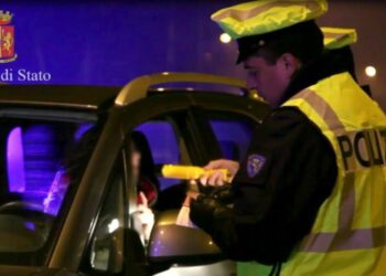 Cirò Marina: fermato dalla Polizia per guida in stato di ebbrezza alcolica, deferito crotonese