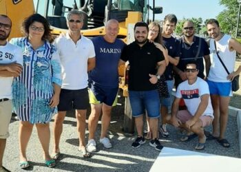Cirò Marina: Tre nuove panchine sul lungomare sud, grazie al Leo Club Cirò Krimisa e posizionate da Città Pulita