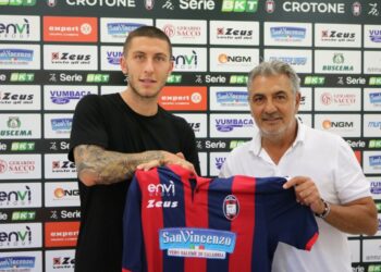 Crotone Calcio: Benvenuto in rossoblù a Luca Marrone!