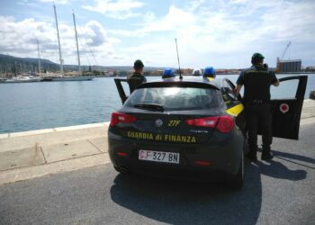 Evasione fiscale, contestati 3 milioni di euro a 50 lavoratori marittimi