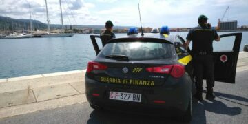 Evasione fiscale, contestati 3 milioni di euro a 50 lavoratori marittimi