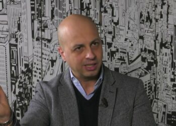 Incontro tra Mammoliti (Cgil), Mingrone (Cisl) e altri rappresentanti per discutere i Contratti istituzionali di Sviluppo (Cis)