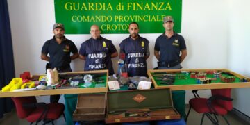 Guardia di Finanza Crotone: “operazione estate di fuoco” sequestrato arsenale ed arrestati tre soggetti