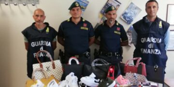 Contraffazione, la guardia di finanza sequestra 335 capi
