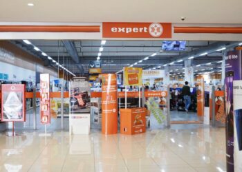 Tenta furto all’Expert di Crotone, denunciato un ragazzo