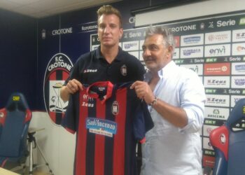 Serie BKT Crotone – Cosenza pareggio giusto con leggera supremazia dei locali sul finire dell’incontro