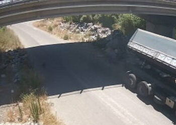 Cirò Marina: la Digos della Questura denuncia tre persone per smaltimento illegale di rifiuti