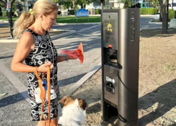 Installate a Cirò Marina le prime due “dogtoilette”