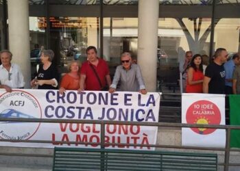 Mobilitazione regionale a difesa della Ferrovia: un Frecciargento non si raccorda a Crotone e non si ferma a Cosenza