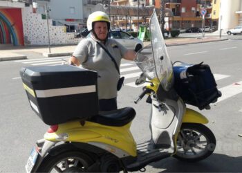 Poste Italiane: nuove divise per i portalettere della provincia di Crotone
