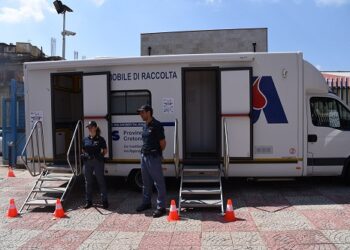 Questura e Avis avviano il progetto “Poliziotto Amico Donatore”: da oggi la settimana della donazione all’Ospedale civile di Crotone fino al 21 settembre