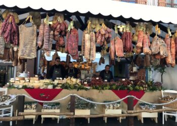 Boom di presenze a Camigliatello Silano per Sua Maestà il fungo