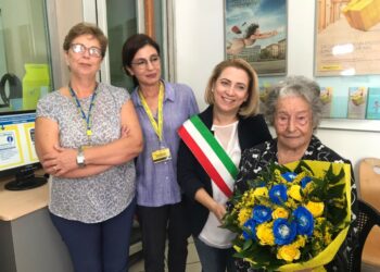 Caulonia: Poste Italiane festeggia il 105esimo compleanno di Maria Murdocco