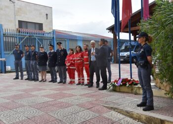 Crotone: Commemorati in Questura dalla Croce Rossa i poliziotti uccisi a Trieste