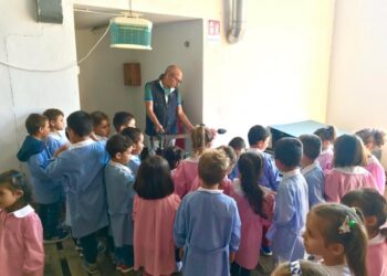 Gli alunni della scuola dell’infanzia dell’Istituto “Casopero” in visita alla cantina “Caparra & Siciliani” di Cirò Marina