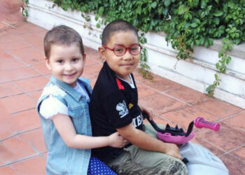 Il piccolo Johnny torna in Italia per curarsi grazie all’associazione Giulia Marinello “Amore senza fine”. Sabato 26 ottobre cena di beneficenza