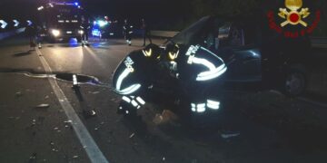 Incidente sulla SS106 nel  Comune di Isola Capo Rizzuto: due feriti, il conducente incastrato nelle lamiere