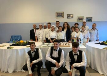 Inaugurazione del nuovo anno scolastico all’IIS Cariati con la pièce teatrale “Solo una rosa”, a cura degli allievi del Laboratorio teatrale ITI “Mazzone”