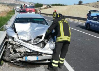 Incidente stradale sulla SS106 in località Sant’Anna di Isola Capo Rizzuto, due feriti