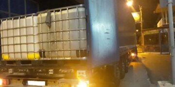 Trasportavano 26.000 litri di gasolio di contrabbando a bordo di un autoarticolato,  arrestati i due conducenti