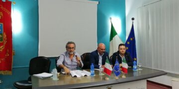 Crotone, il presidente della provincia ed i sindaci del territorio propongono la creazione di un fondo di solidarietà per i lavoratori Carrefour