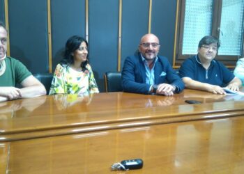 Crotone, in un’apposita conferenza stampa illustrati dal Sindaco Pugliese le modalità dell’abbattimento di 27 manufatti nel quartiere Fondo Gesù