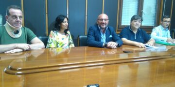 Crotone, in un’apposita conferenza stampa illustrati dal Sindaco Pugliese le modalità dell’abbattimento di 27 manufatti nel quartiere Fondo Gesù